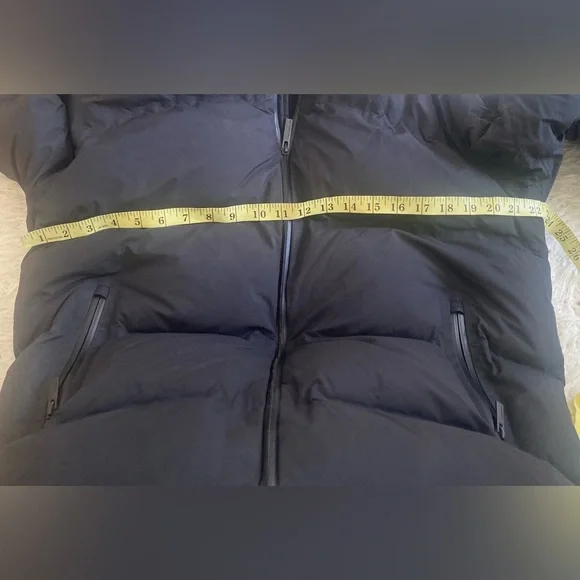 Aritzia TNA The Super Puff₂O™ Mid - Picture 6 of 16